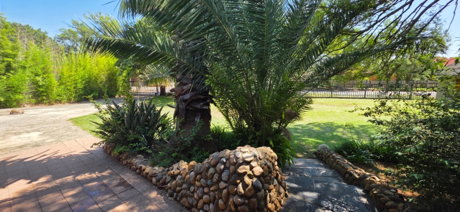 5 Bedroom Property for Sale in Songloed North West